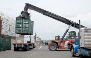 Hydrolic lift loading container truck-646934_960_720